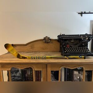 Bauer International Mystery Mini Hockey Stick Sweden Right Brand New